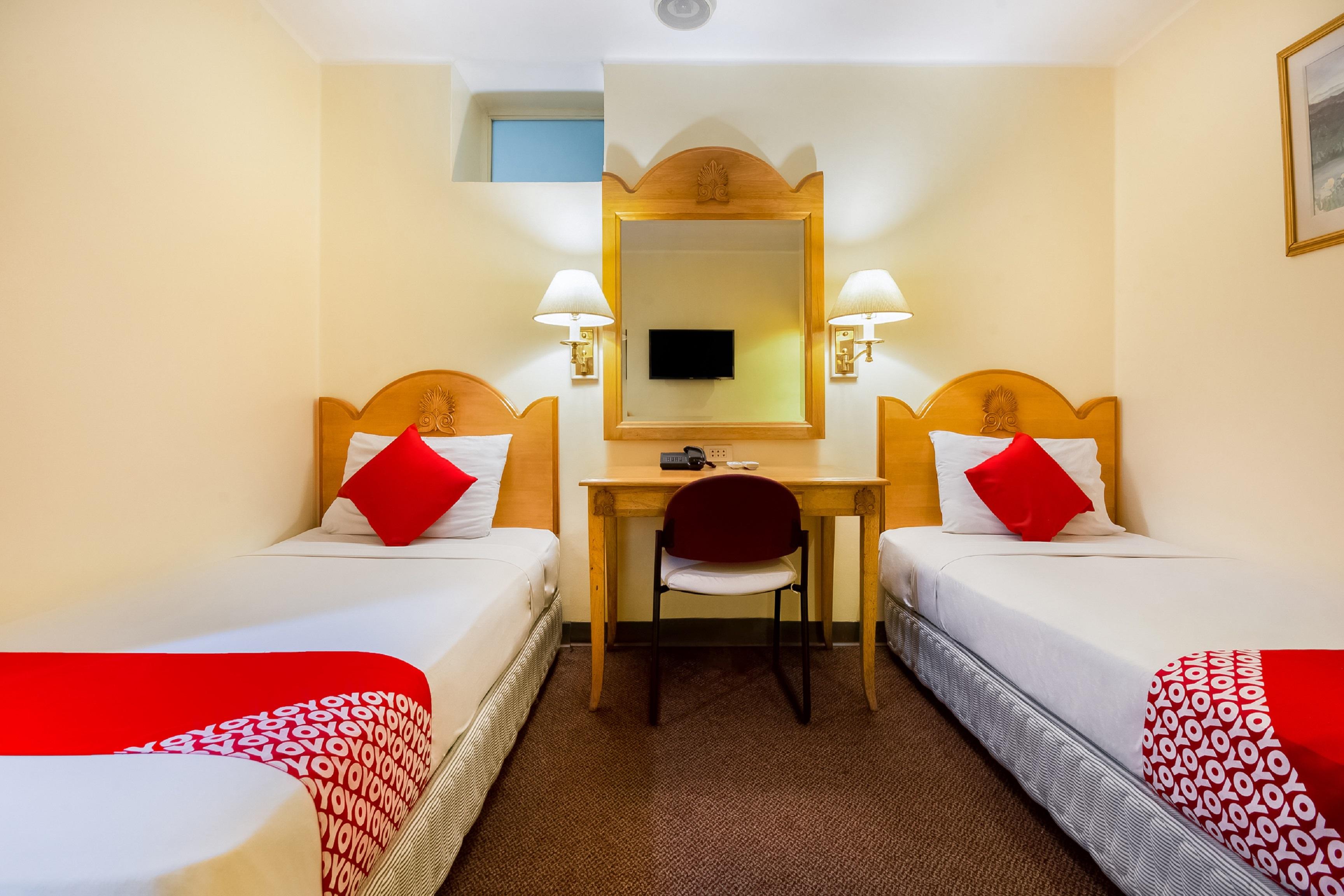 OYO 227 Palladium Suites Hotel Cebu Esterno foto