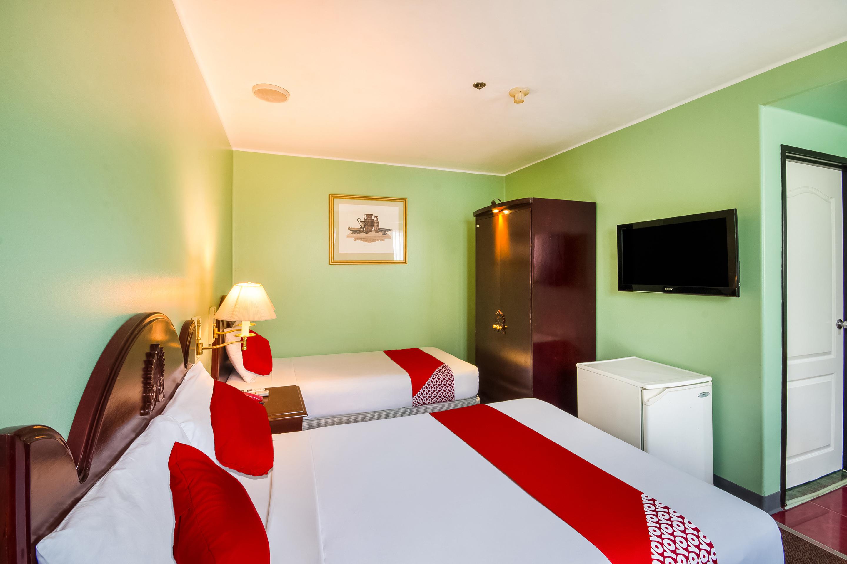 OYO 227 Palladium Suites Hotel Cebu Esterno foto