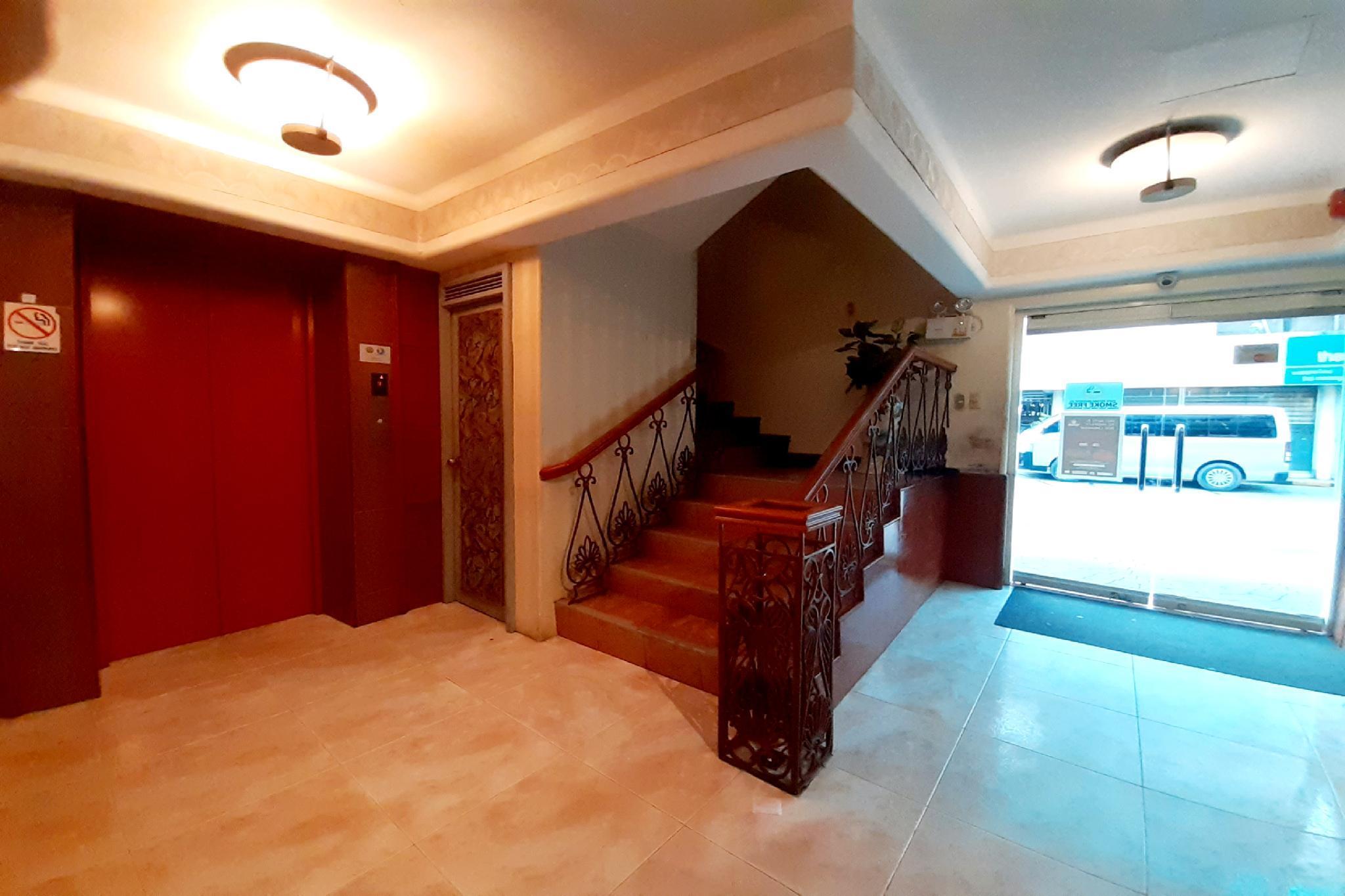 OYO 227 Palladium Suites Hotel Cebu Esterno foto