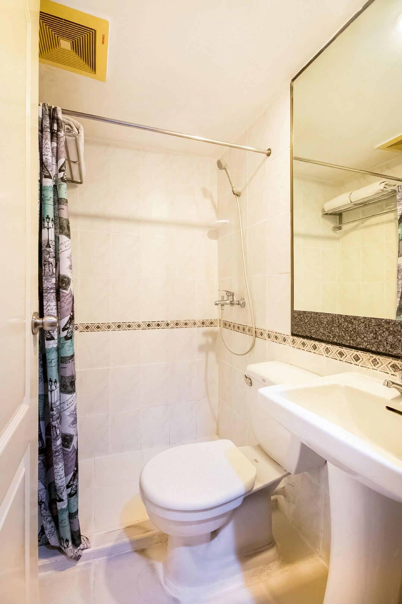 OYO 227 Palladium Suites Hotel Cebu Esterno foto
