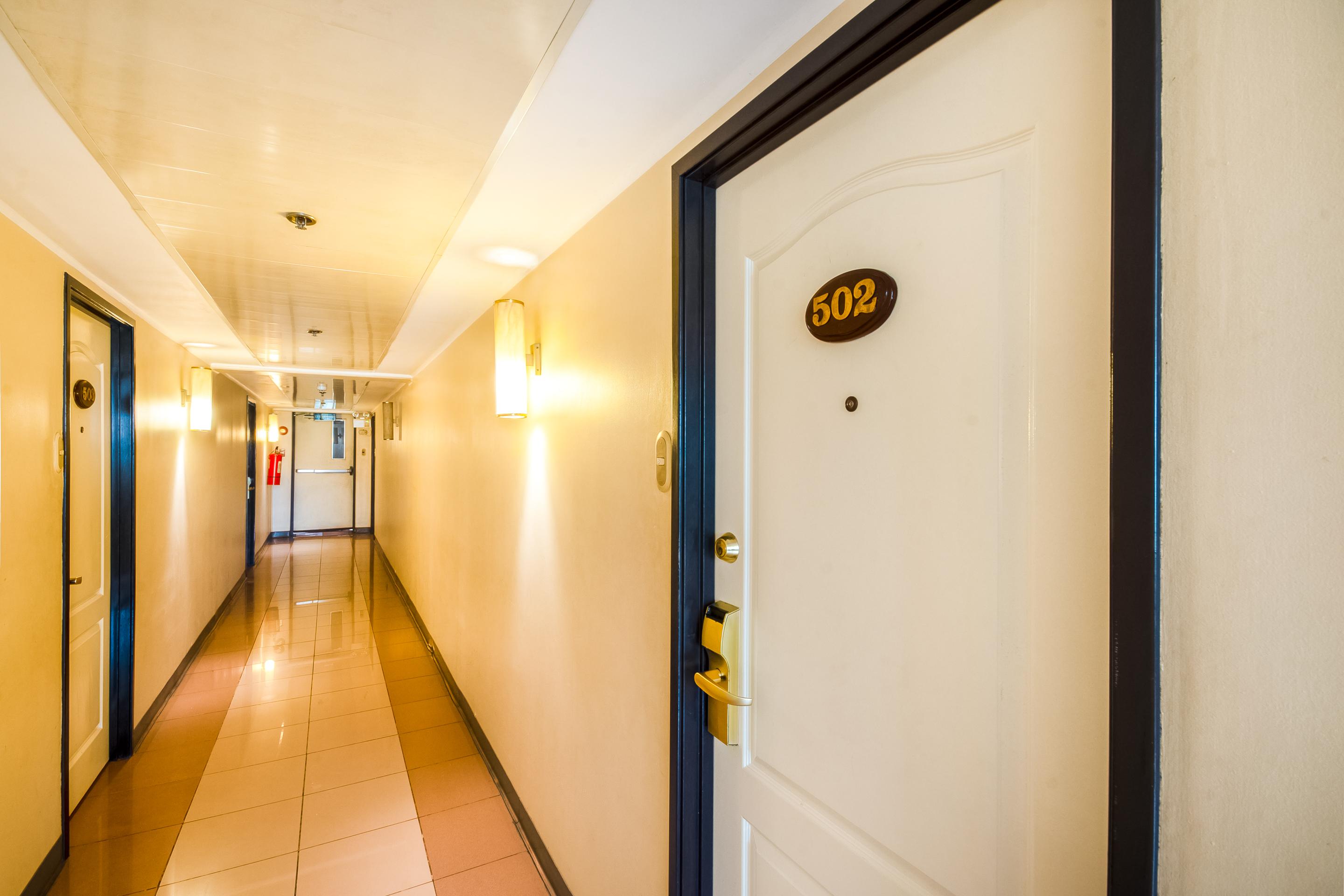 OYO 227 Palladium Suites Hotel Cebu Esterno foto