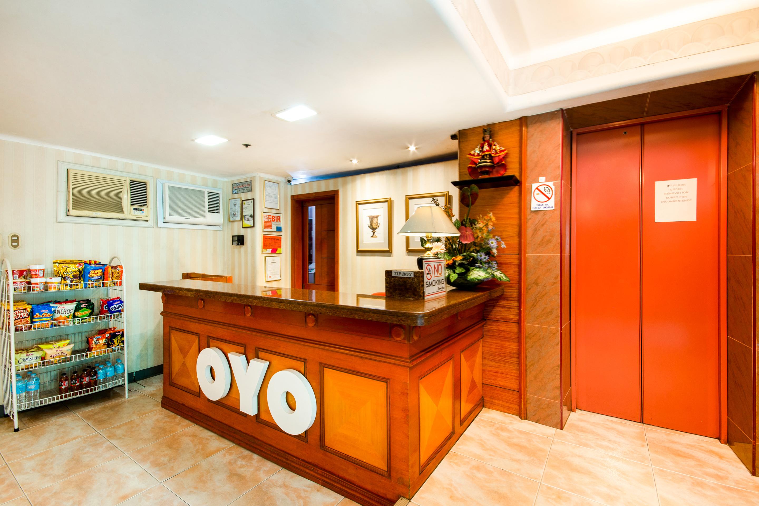 OYO 227 Palladium Suites Hotel Cebu Esterno foto
