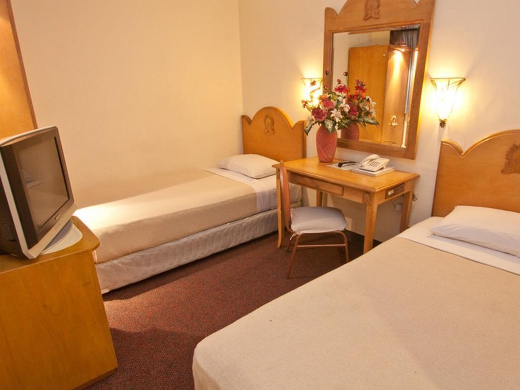 OYO 227 Palladium Suites Hotel Cebu Esterno foto